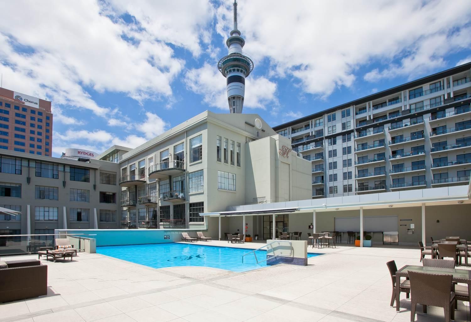 Spacious 2br In Cbd Pool Gym Parking * Auckland